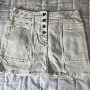 White Jean Theory skirt, size 29